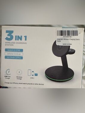 3-in-1 Magnetic Wireless Charging Stand - Black with Green Accent